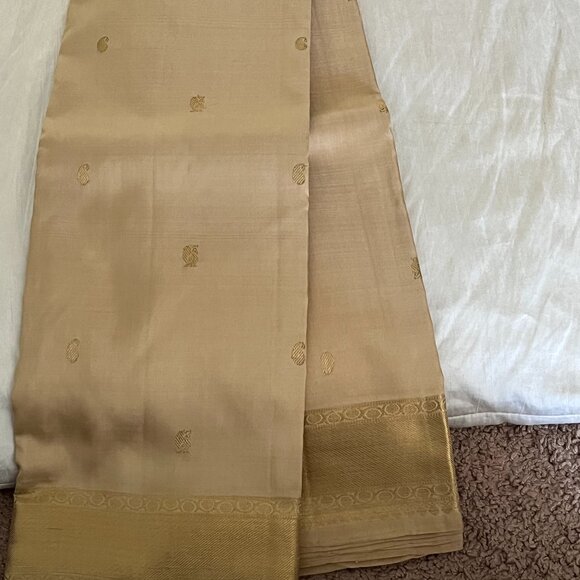 Kanchipuram Pure Silk Saree Beige, golden Zari Border & Rich Pallu | Blouse Inc - Picture 2 of 13